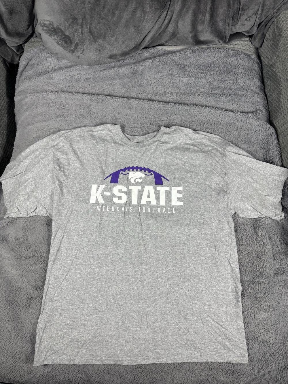 Gildan Heavy Cotton Shirt Mens 2XL Gray K-State Wildcats Football Graphic Tee